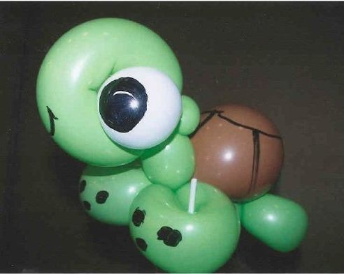 Green balloon turtle sculpture